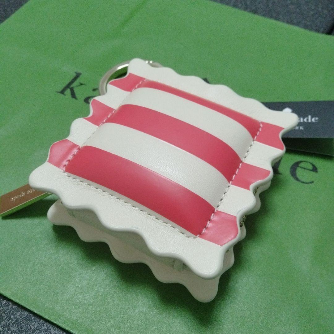 ケイトスペード コインケース 蜂の小銭入れ キーホルダー kate spade セールkate spade Honey Beeミツバチコインケースバッグチャーム