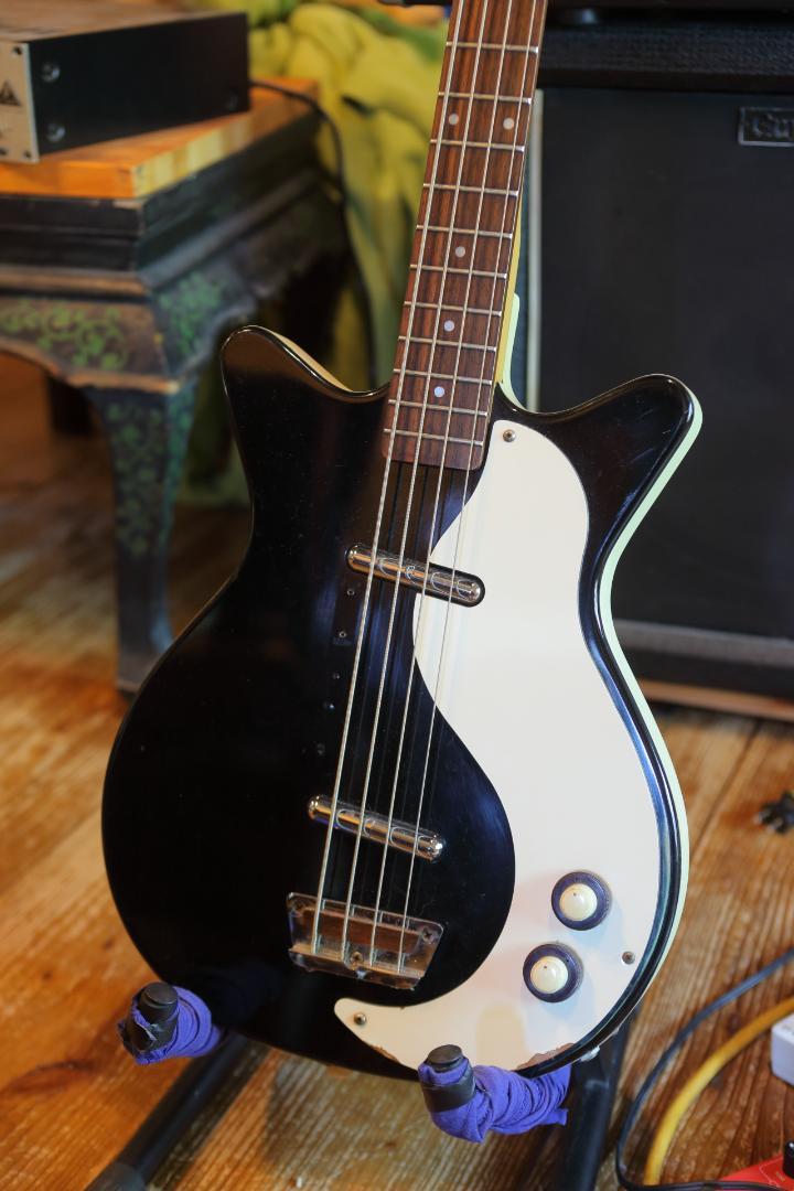 動画ありDanelectro DCベース　ヴィンテージ感あるダンエレクトロ 動画ありDanelectro DCベース ヴィンテージ感あるダンエレクトロ