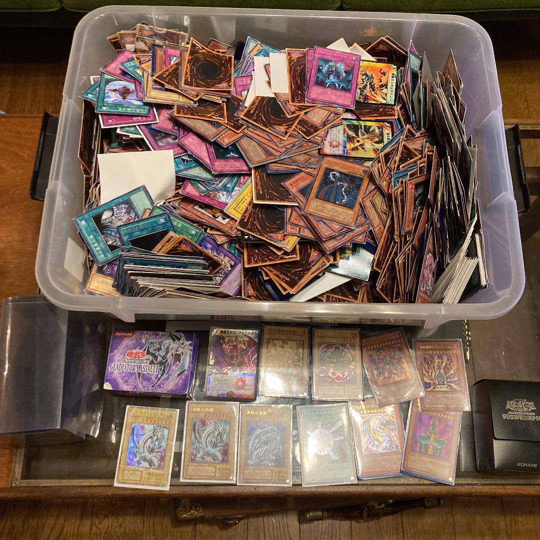 ま*も様 遊戯王カード　引退品　レリーフ等　まとめ売り 遊戯王 遊戯王カード まとめ売り 引退品 初期 2期 レリーフ
