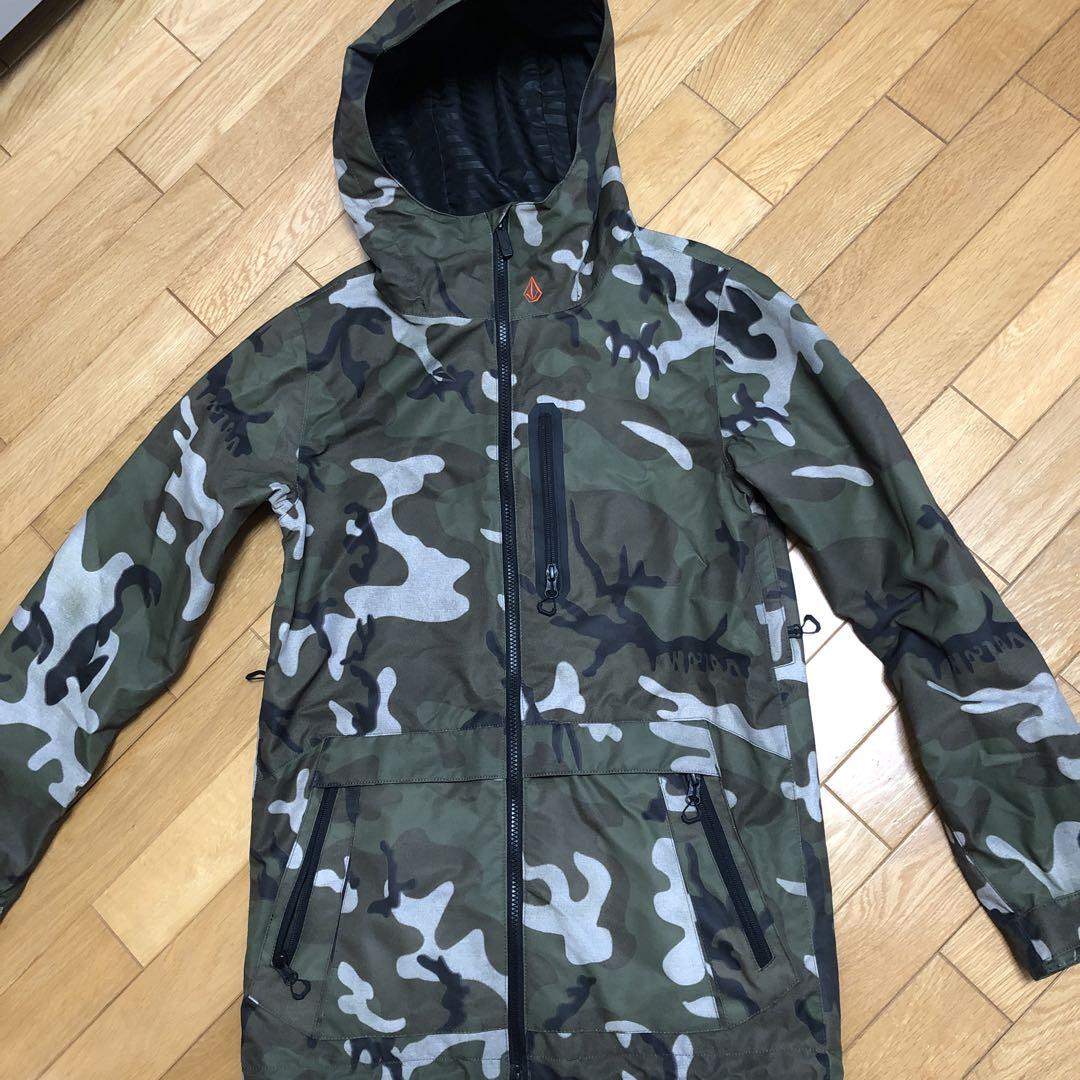 VOLCOM カモフラージュ スノーボードジャケット US/EU-S ◇VOLCOM◇カモフラージュ◇スノボ◇2回のみ着用◇迷彩◇最終
