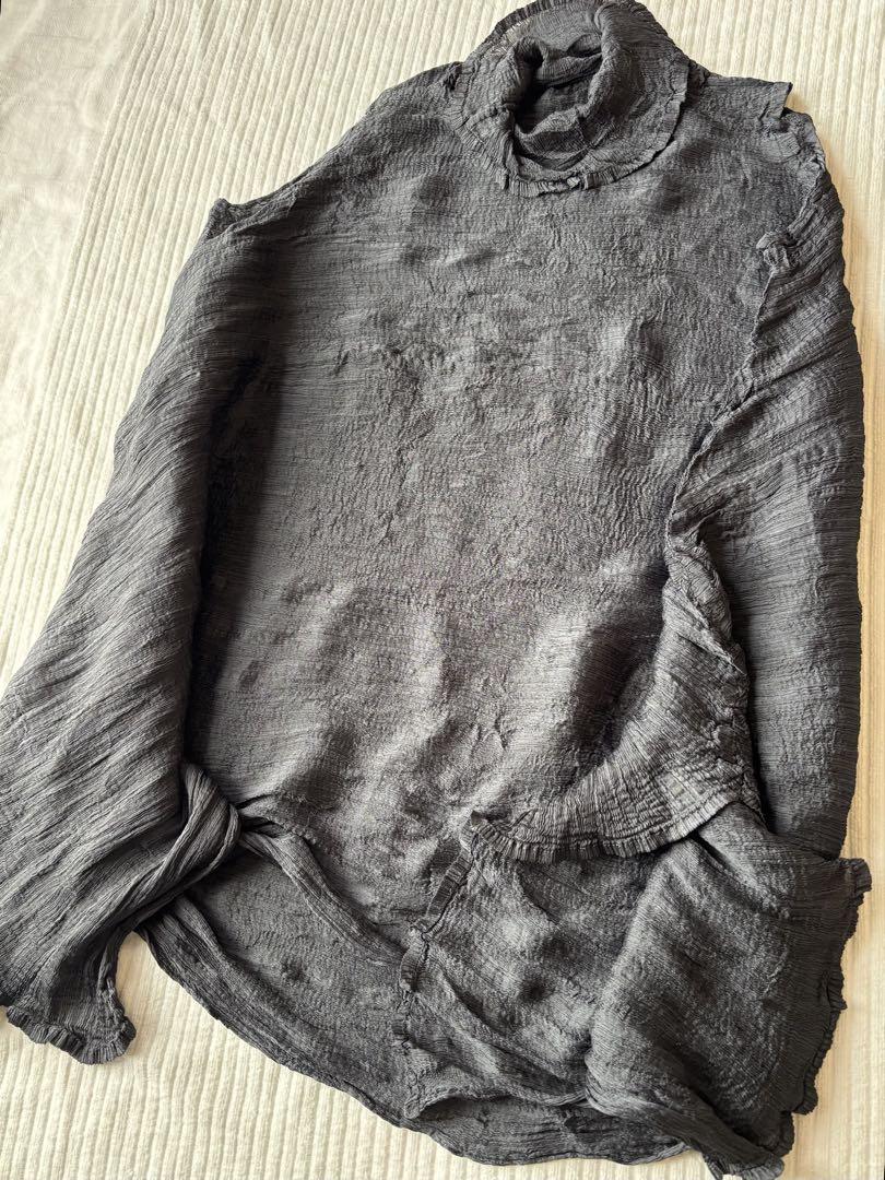 イッセイミヤケ me  チュニック me ISSEY MIYAKE(ミーイッセイミヤケ) TWIST SEE-THROUGH CREPE