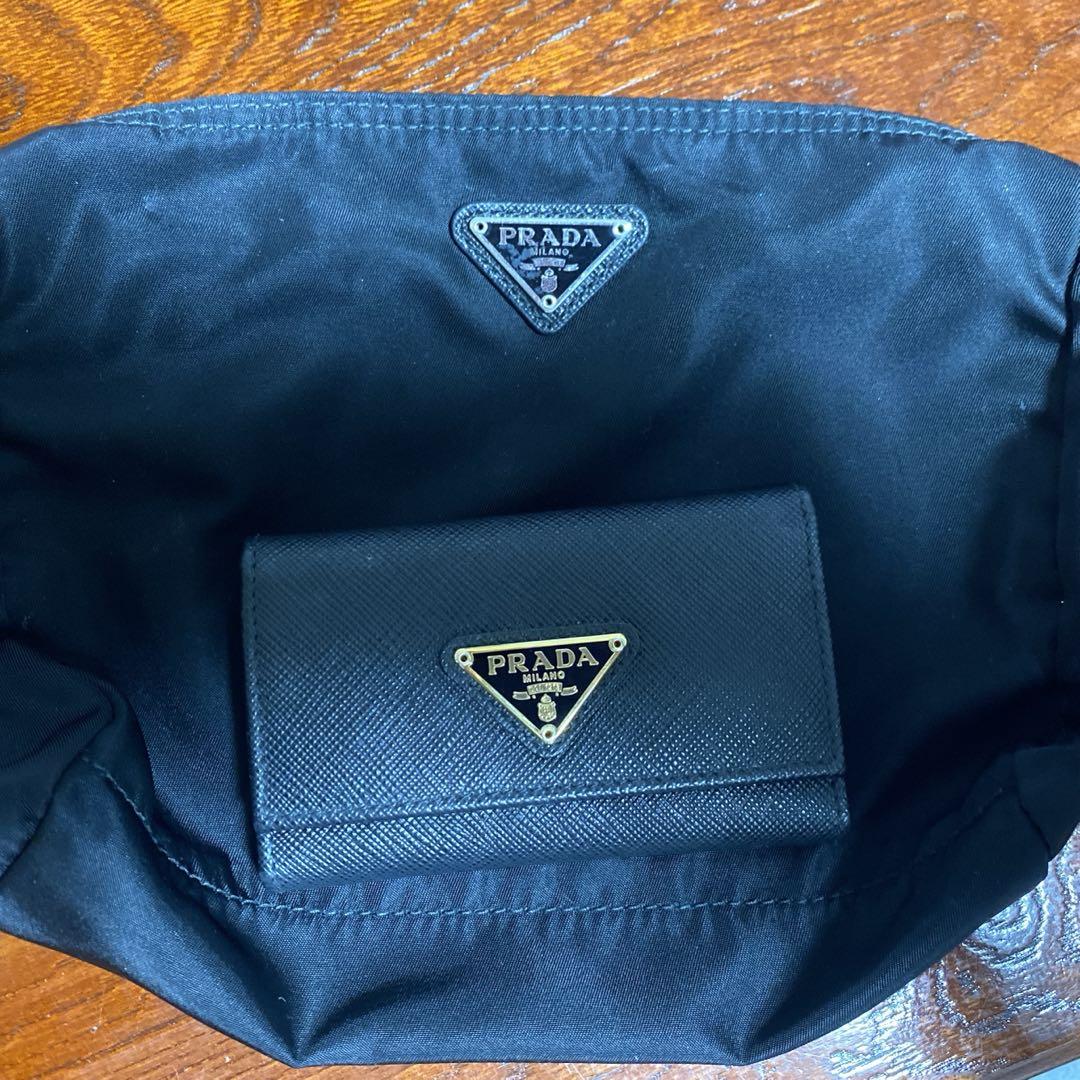 PRADA ポーチキーケース ポーチ  ストラップ3点セット売り PRADA ポーチキーケース ポーチ ストラップ3点セット売り