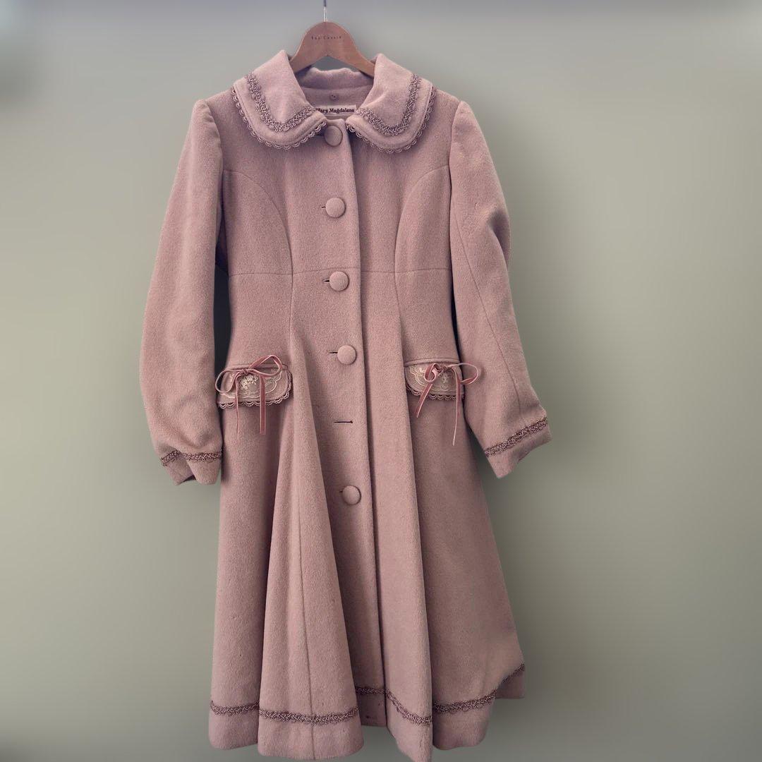 難あり)メアリーマグダレン　アマンディーヌコート　ピンク Midi Coat with Cape by Mary Magdalene