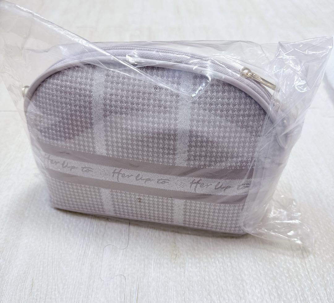 バッグ Jacquard Chain Pochette nude herlipto Herlipto jacquard chain pochette - メルカリ