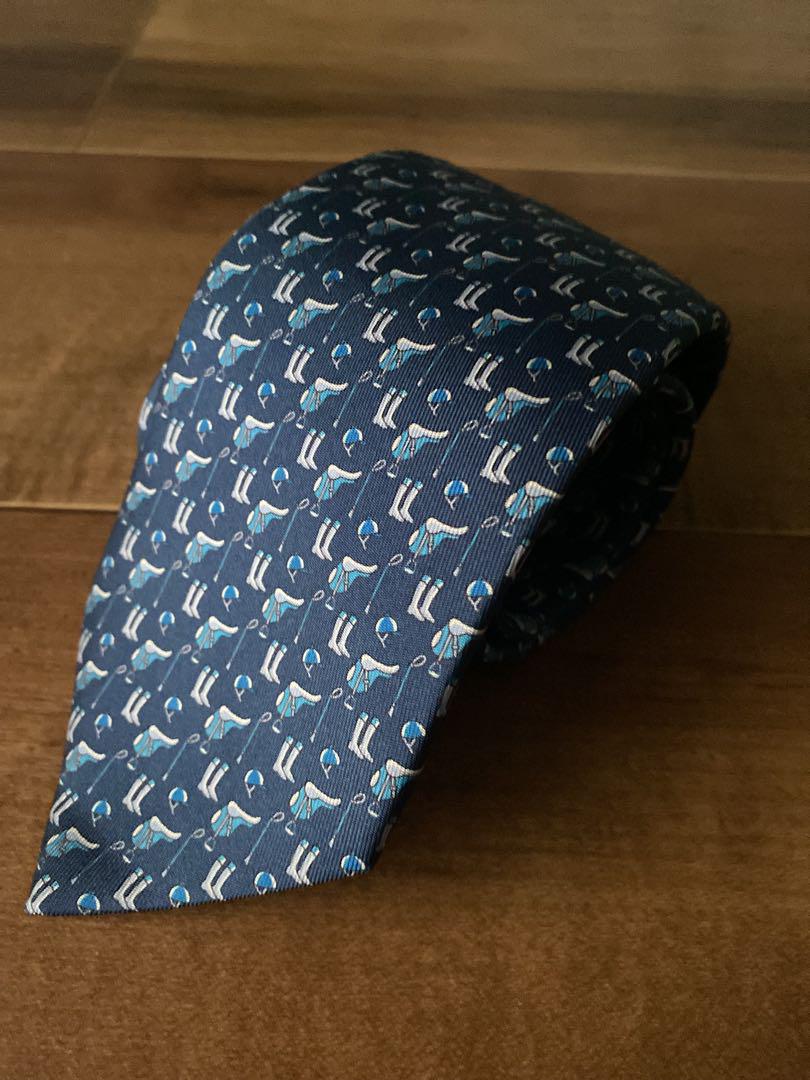 新品未使用☆HERMES エルメス ブルー フィッシュ柄 ネクタイ　箱・タグ付き 未使用タグ付 箱付 ショッパー付 エルメス ネクタイ 黄色 鹿