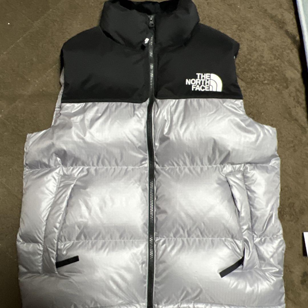 THE NORTH FACE M/95 ダウンベスト シルバー/ブラック（セール