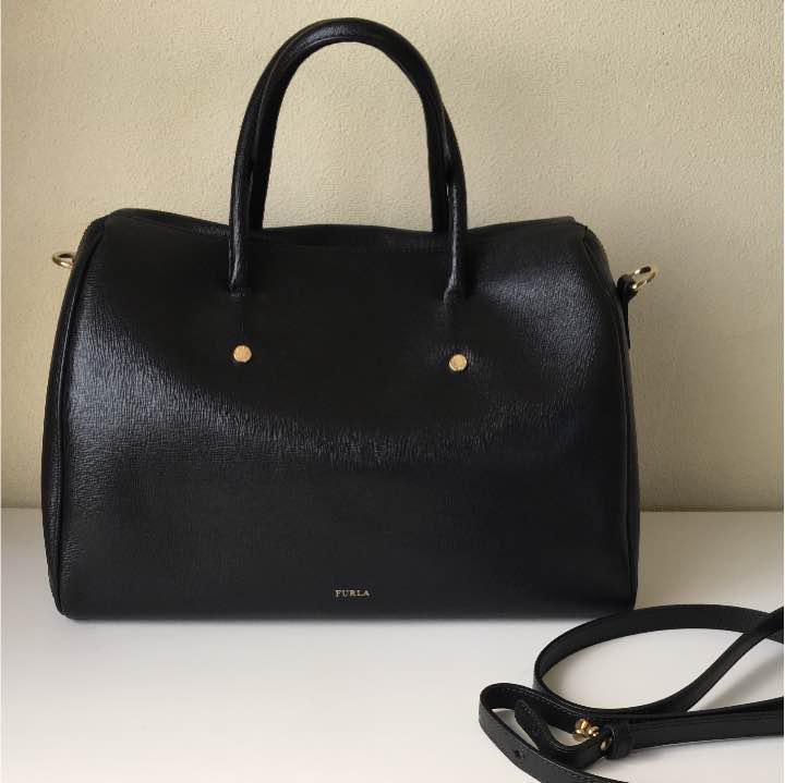 美品 フルラ ミニボストンバッグ シボ革 レザー ロゴ 手持ち 黒 美品 フルラ ミニボストンバッグ シボ革 レザー ロゴ 手持ち 黒