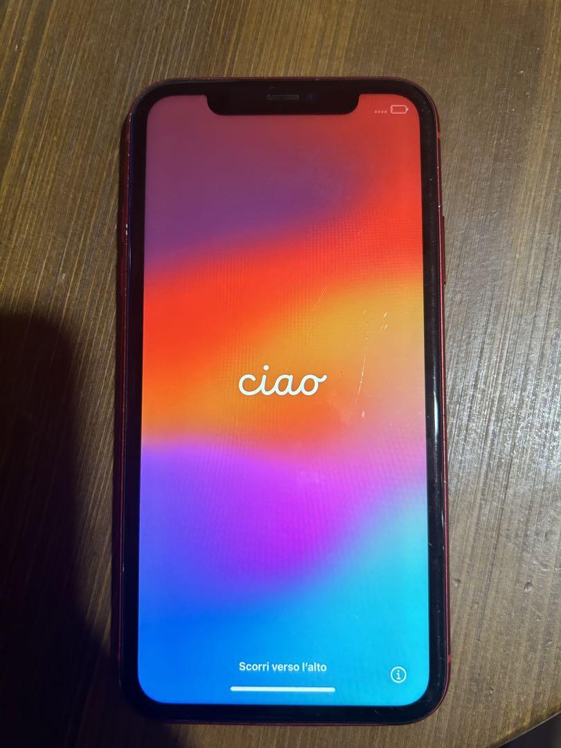iPhone 11 レッド 64GB 傷 割れあり（iPhone SE 第3世代 2022年
