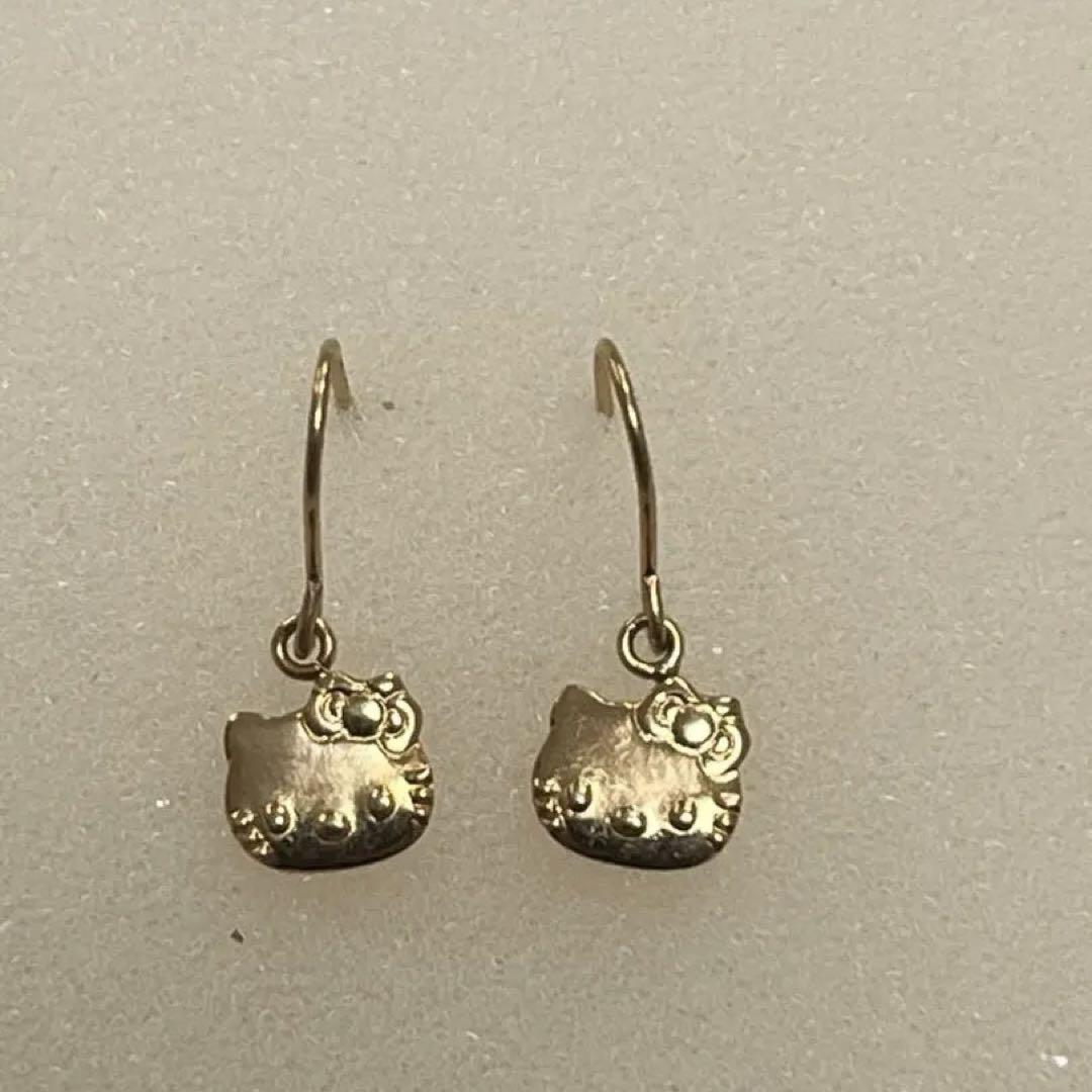 ハローキティ　K18 ピアス　サンリオ(18金) 激レア ハローキティ ピアス サンリオ k18刻印あり シルバー