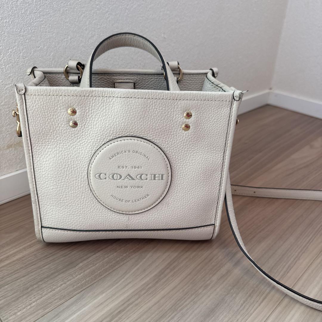 【やや美品】COACH ホワイト ミニトートバッグ COACH ホワイト ミニトートバッグ （レディース トートバッグ