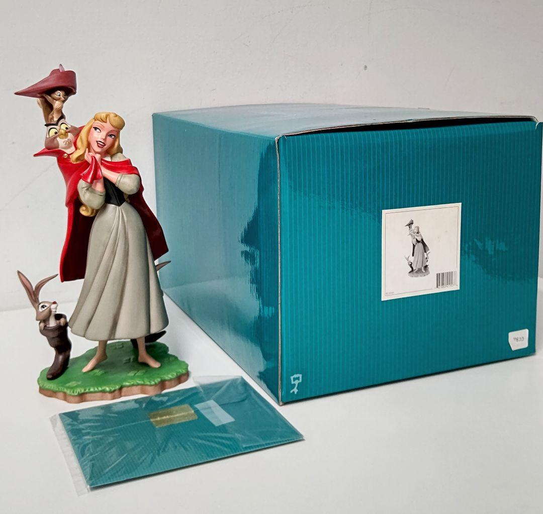 ディズニー WDCC 眠れる森の美女 オーロラ姫 陶磁器製フィギュア　美品 WDCC 眠れる森の美女 Sleeping Beauty オーロラ姫 森の中の家