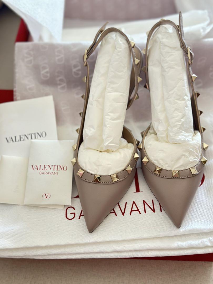 Valentino スタッズパンプス　ピンクベージュ ヴァレンティノ ロックスタッズ パテント パンプス ピンクベージュ
