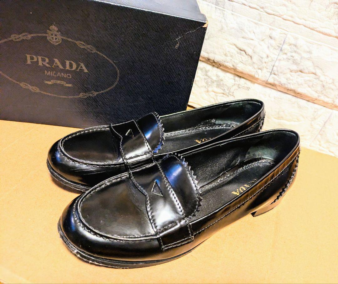 PRADA エナメルローファー PRADA ナプラック パテントレザー ローファー エナメル革靴 *VIP