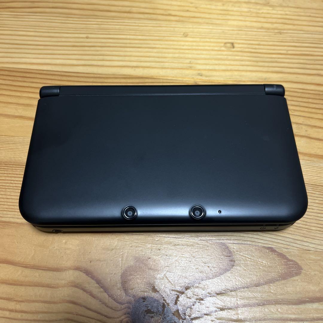 ニンテンドー 3DS LL レッド/ブラック　ACアダプタ、おまけソフト付き ニンテンドー3DS LL レッド 本体とACアダプター（ニンテンドー