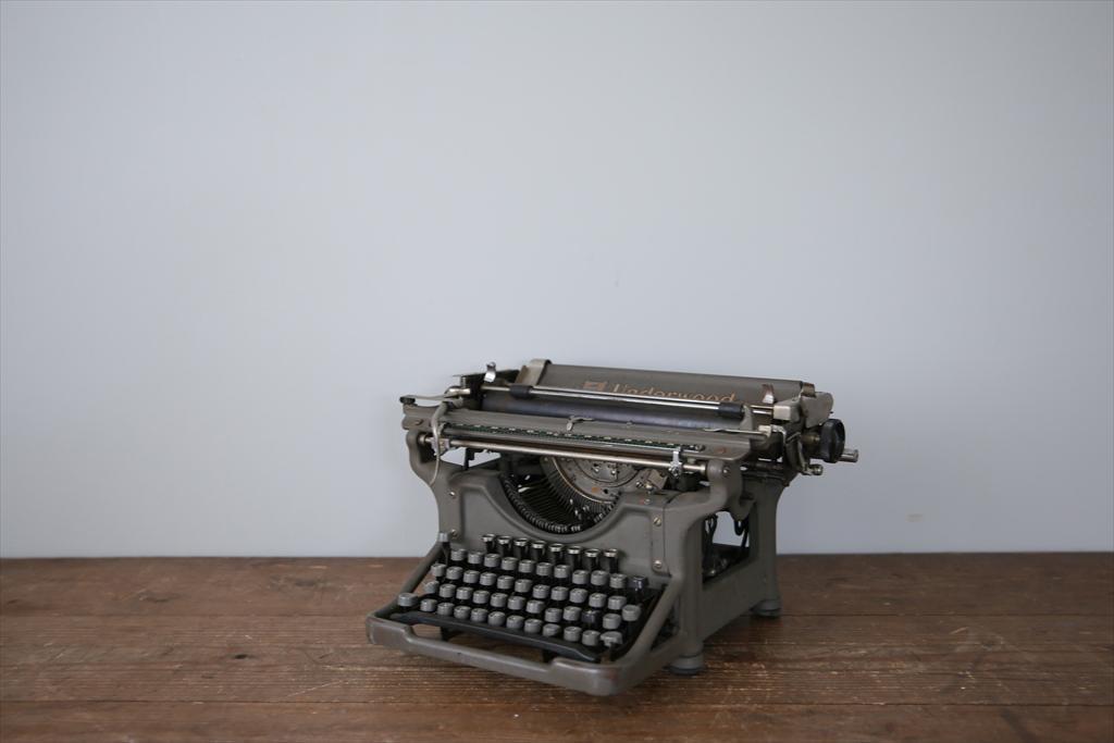 【希少・美品】タイプライター Underwood / アンダーウッド Underwood CHAMPION 中古タイプライター｜タイプライター専門店