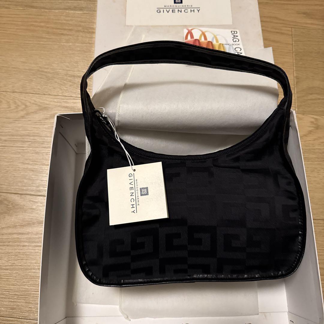 GIVENCHY ブラック ハンドバッグ 未使用、タグ付き （極 美品