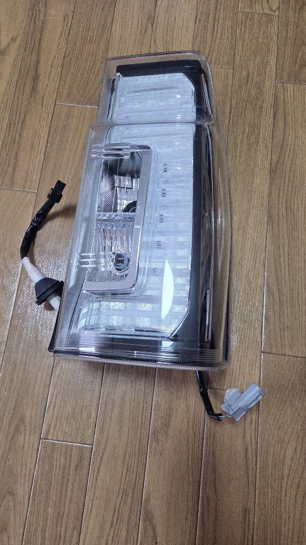 タント LA600S テールランプ RH 右 81550-B2690 送料込み タント LA600S テールランプ RH 右 81550-B2690 送料込み - メルカリ