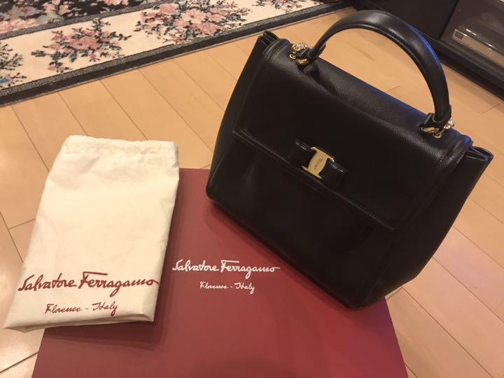 Ferragamo フェラガモ ヴァラ リボン ハンドバッグ（ヴァラ