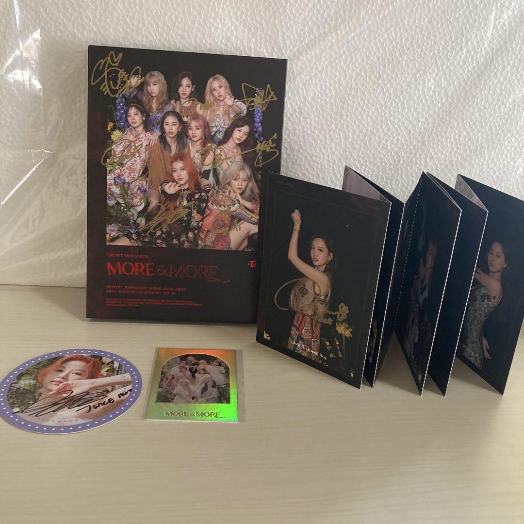 TWICE 直筆サイン入りミニアルバム TWICE 直筆サイン入りミニアルバム （新品】TWICE☆全員直筆