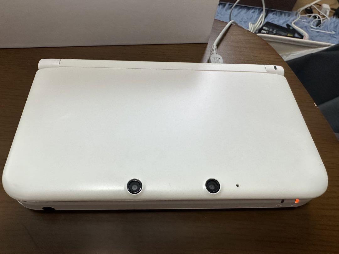 Nintendo 3DS LL ホワイト（中古】Newニンテンドー3DS ホワイト