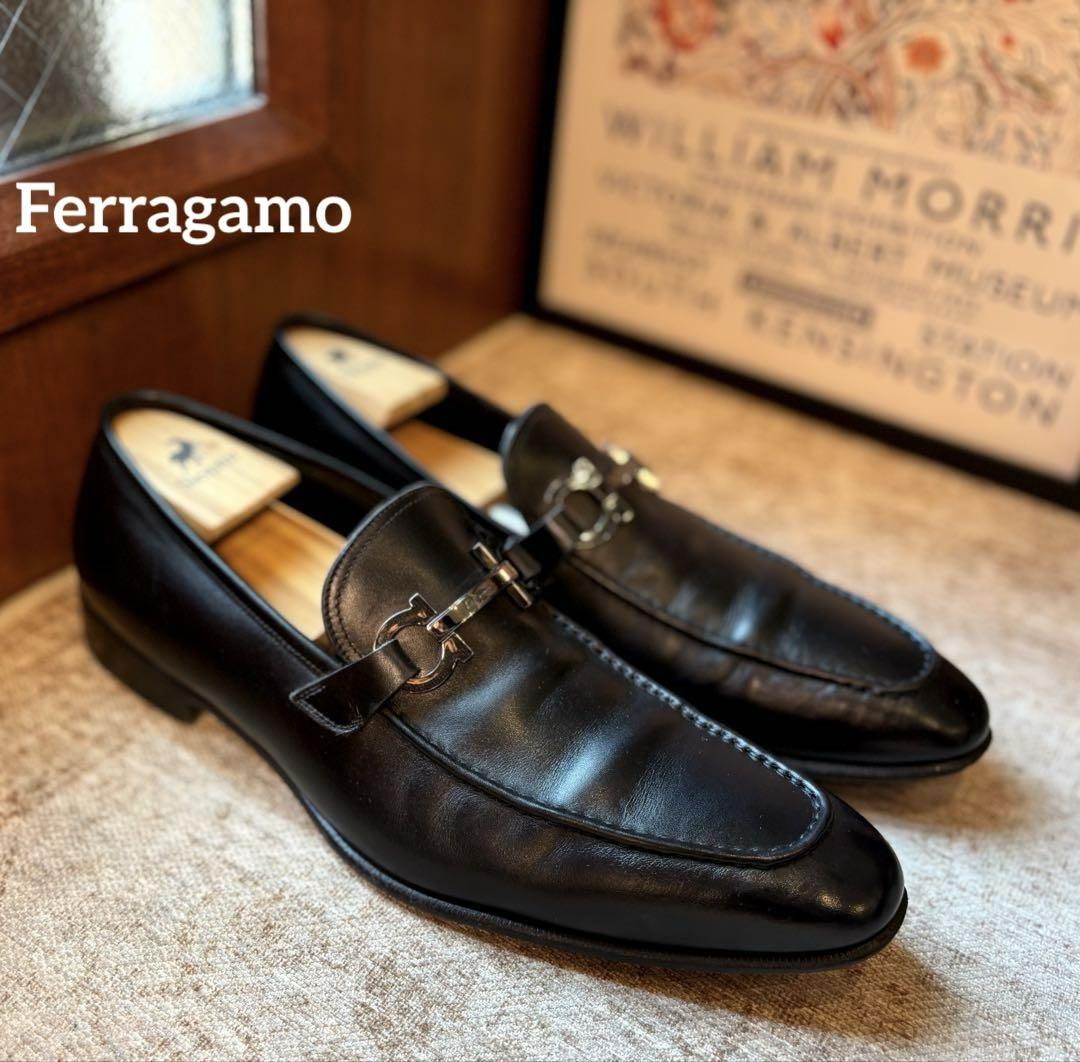 美品 Ferragamo ガンチーニビットローファー US9 黒 本革（箱