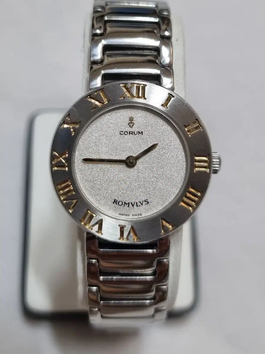 147 CORUM コルム　ロムルス　クォーツ　腕時計 CORUM ロムルス 時計 レーディス クォーツ（コルム CORUM