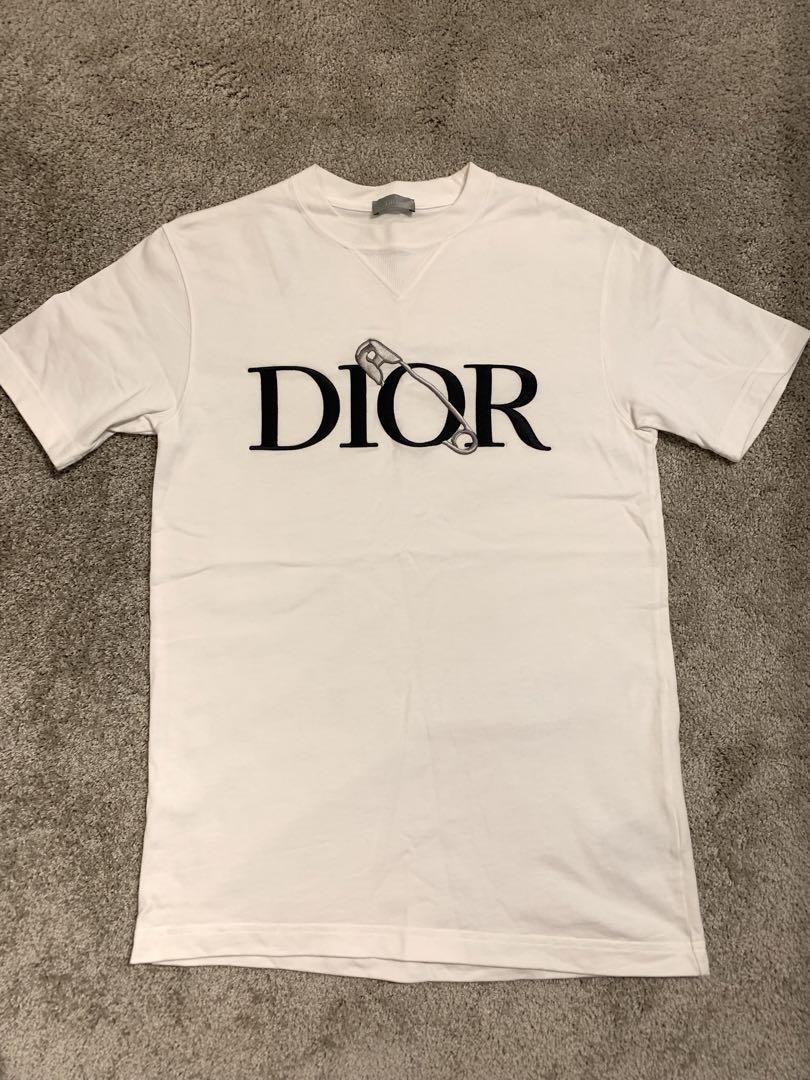 【24C♪蝶のワンポイントがキュート☆】 DIOR Tシャツ 24C♪蝶のワンポイントがキュート☆】 DIOR Tシャツ (Dior/T