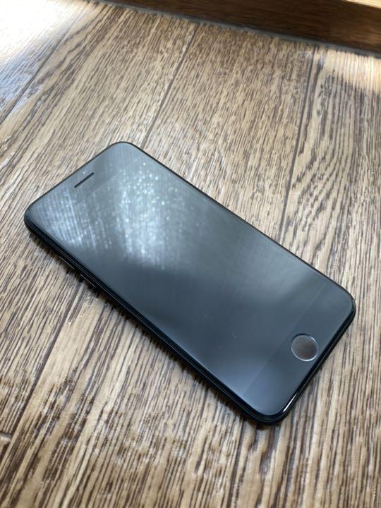 大幅値下げ iPhone 7 Jet Black 128 GB ロック解除 iPhone 7 ブラック 128GB SIMロック解除
