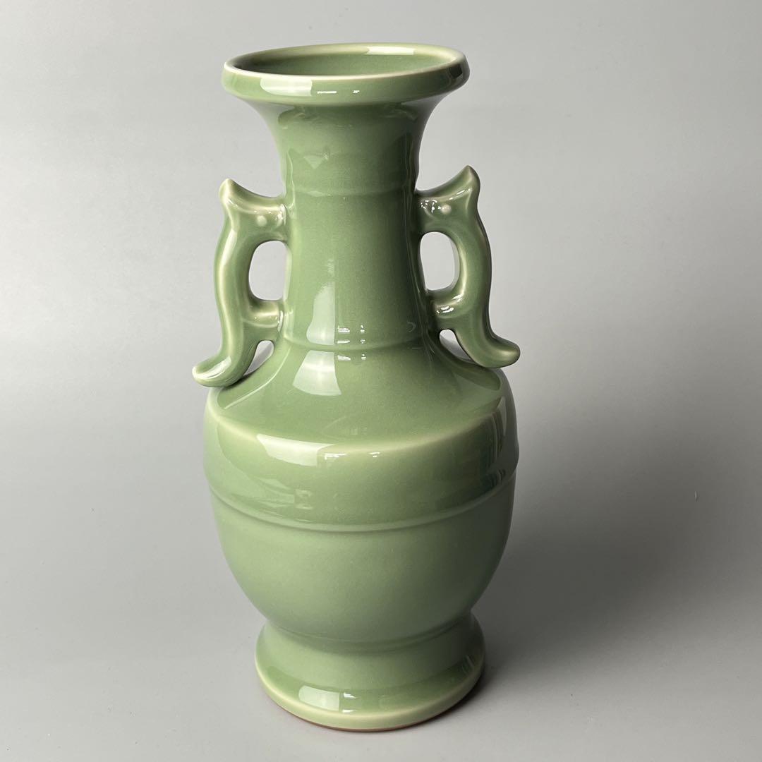 加藤渓山 天龍寺青磁 耳付花瓶 共箱 耳付 花入 花生 茶道具【k3060】 加藤渓山 天龍寺青瓷 耳付 花生 共箱 青磁 花瓶 茶道具（真贋