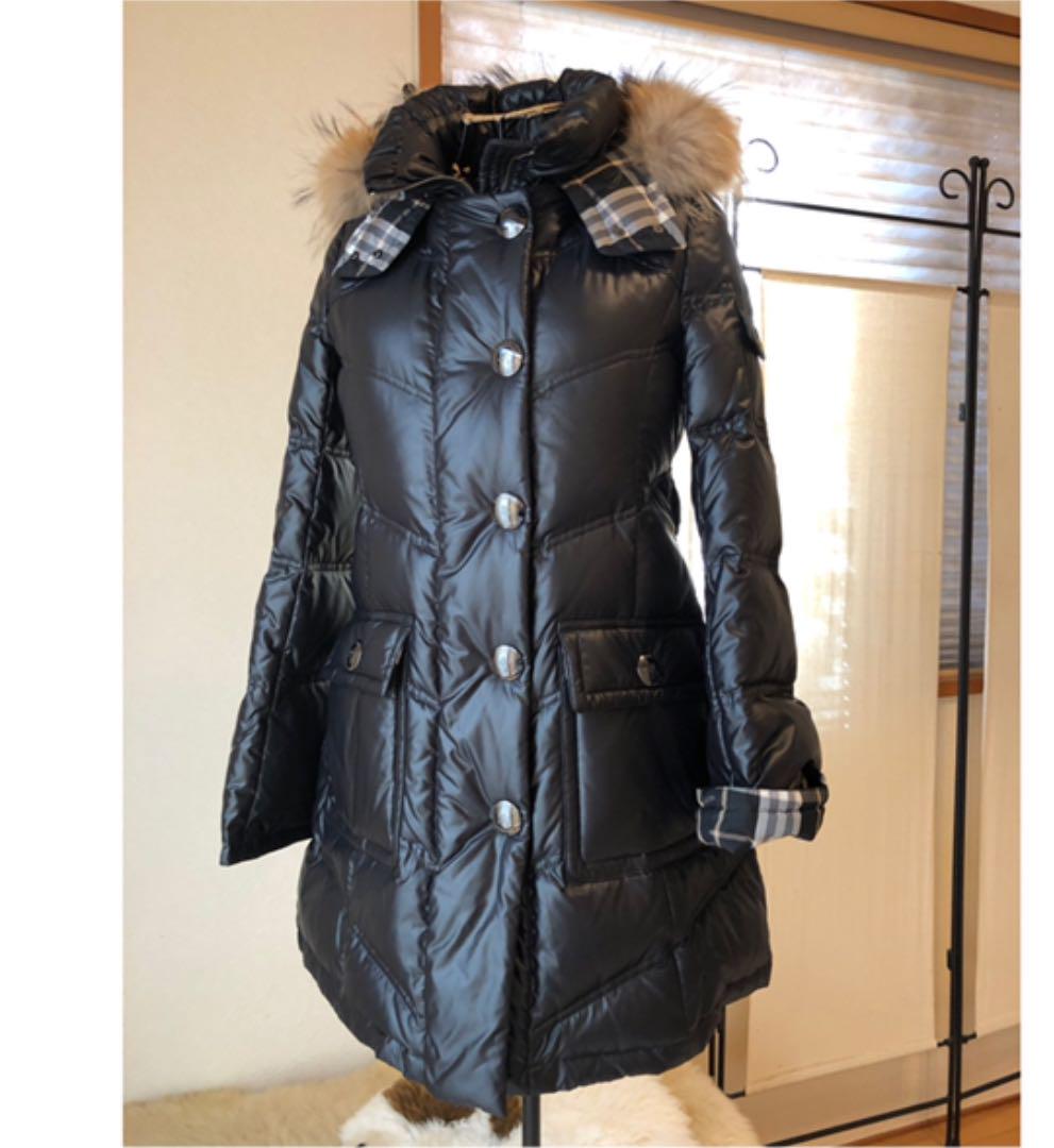 本物! バーバリーブルーレーベル 高級リアルファー付きダウンジャケット 黒 40 BURBERRY 良品☆正規品 バーバリーブルーレーベル E1A25-249
