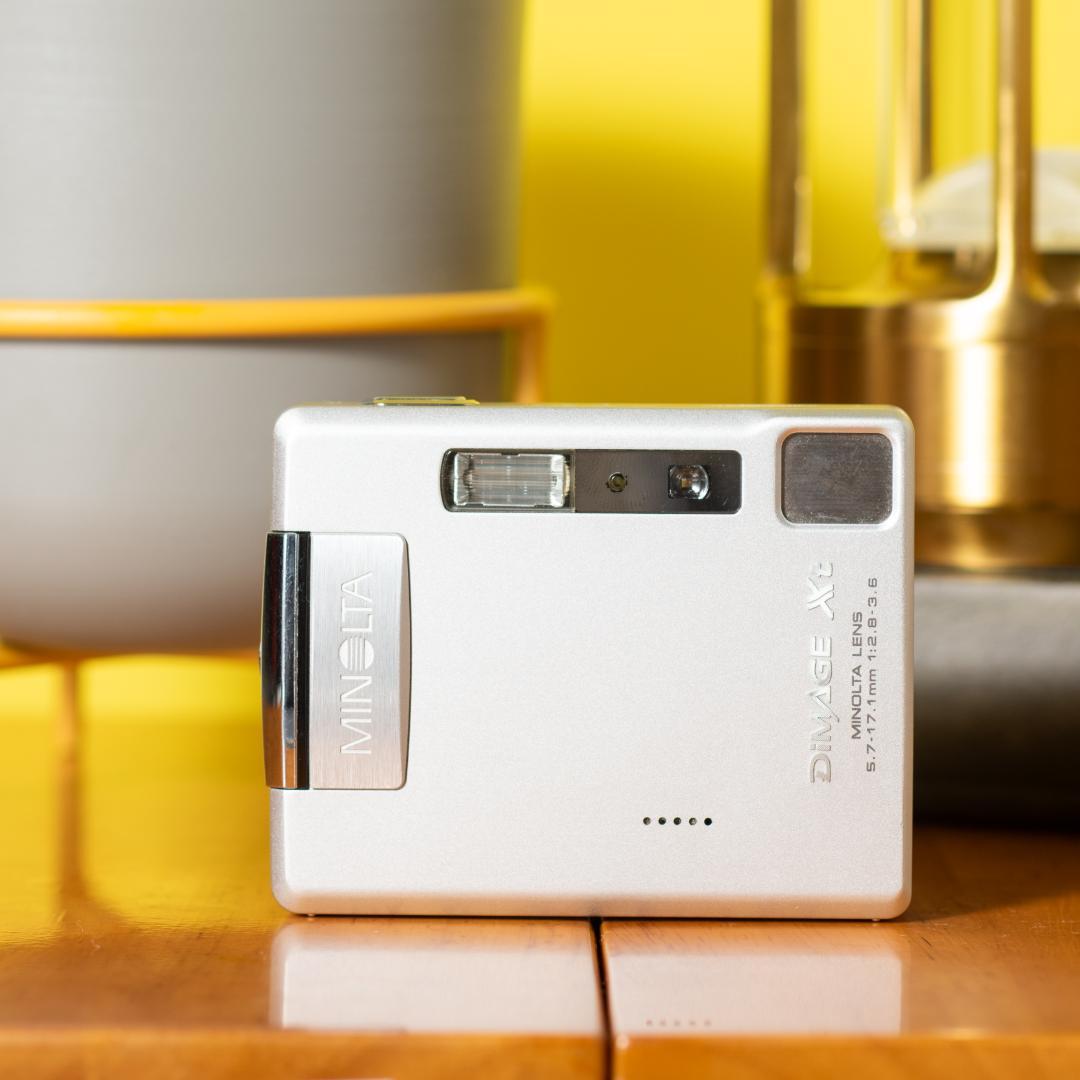 エモさ満載！MINOLTA DiMAGE DIMAGE Xt シルバー（エモさ満載