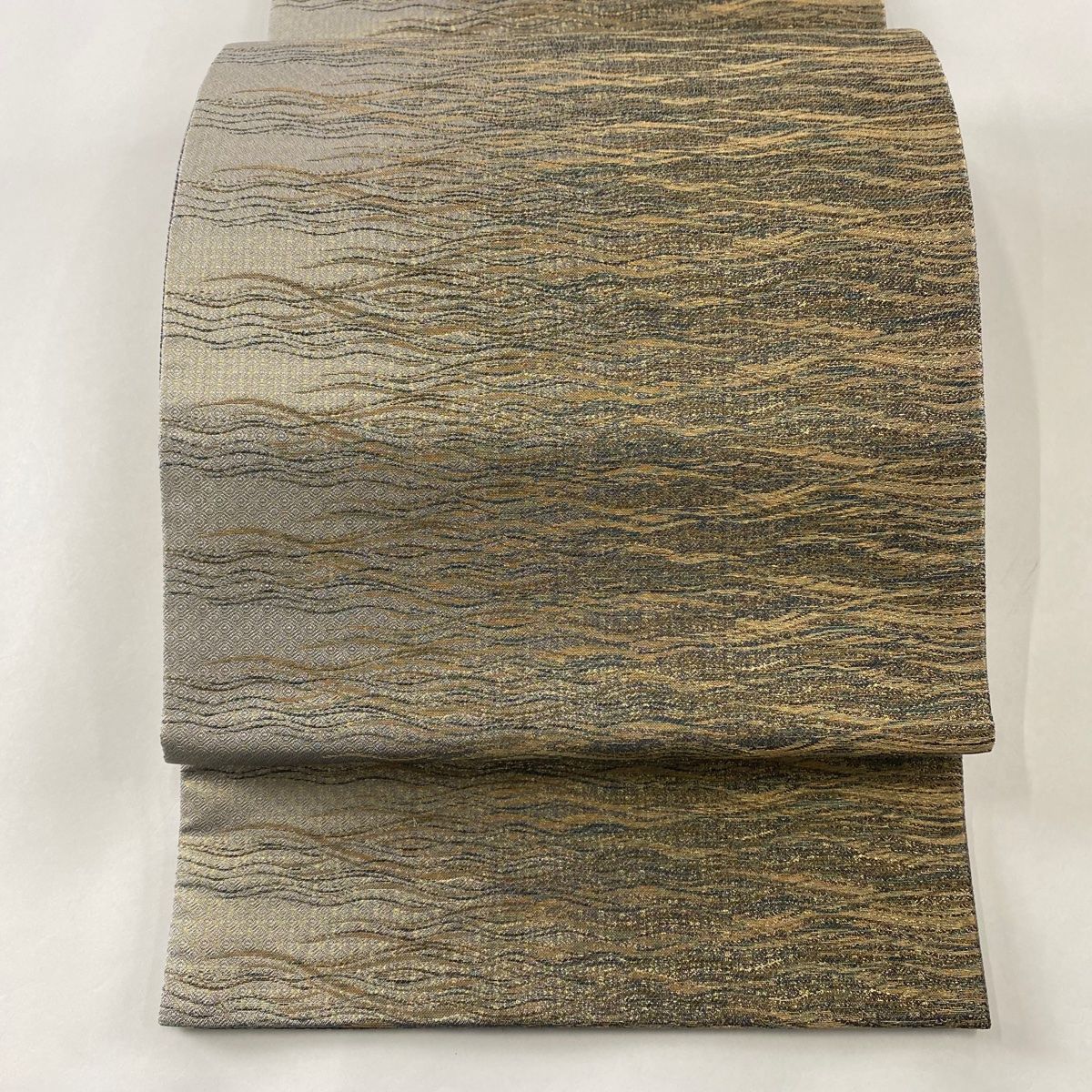 袋帯 美品 秀品 霞 金糸 箔 金色 六通 正絹 【中古】（袋帯 美品