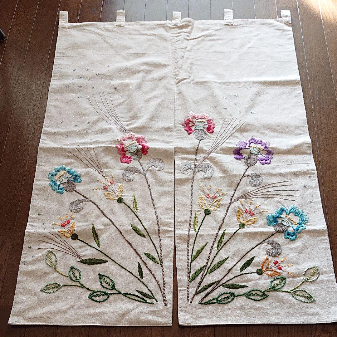ハンドメイド 手刺繍のれん （手刺繍【ハンドメイド】 花刺繍
