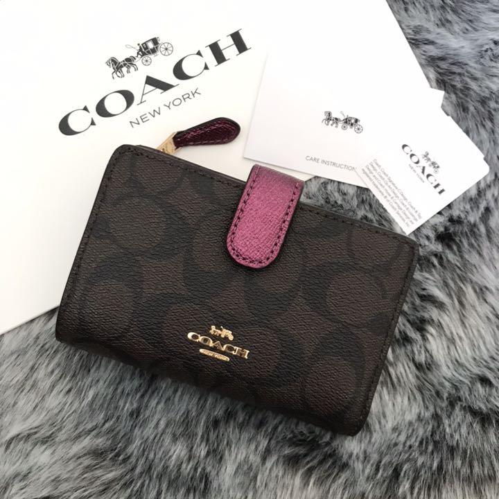 【超美品】COACH　折り財布　シグネチャー　本革 新品】COACH(コーチ)ワイン レッド シグネチャー レザー 折り財布