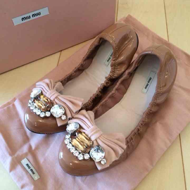 未使用☆ miumiu ビジュー付バレエシューズ（miumiuの靴（MIU
