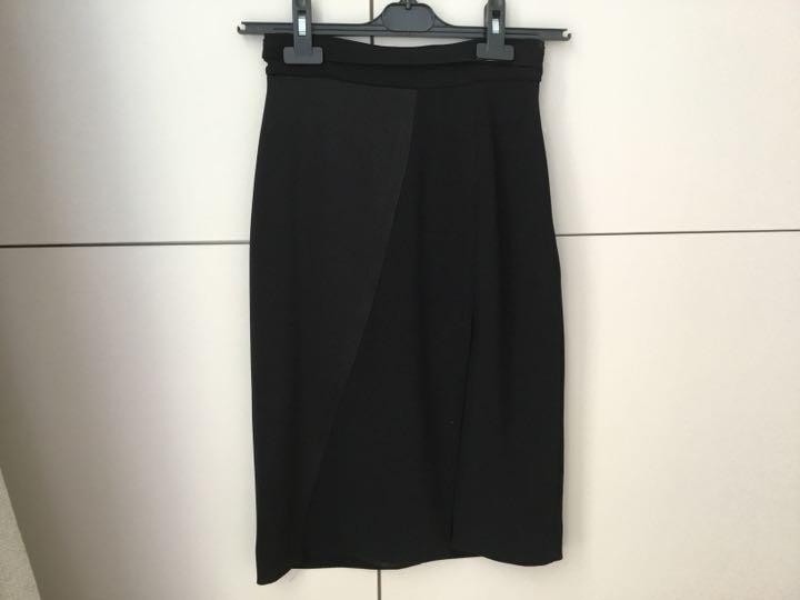 マックスマーラ　スポーツマックス　スカート　新品タグ付き　黒　38 Max Mara【マックスマーラ】黒フレアースカート