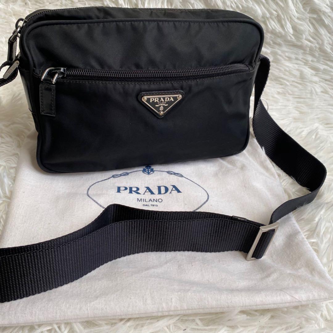 プラダ❣️ショルダーバッグ　サコッシュ　斜めがけ　ナイロン　三角ロゴプレート 正規品 PRADA プラダ ナイロン ショルダーバッグ 三角ロゴ