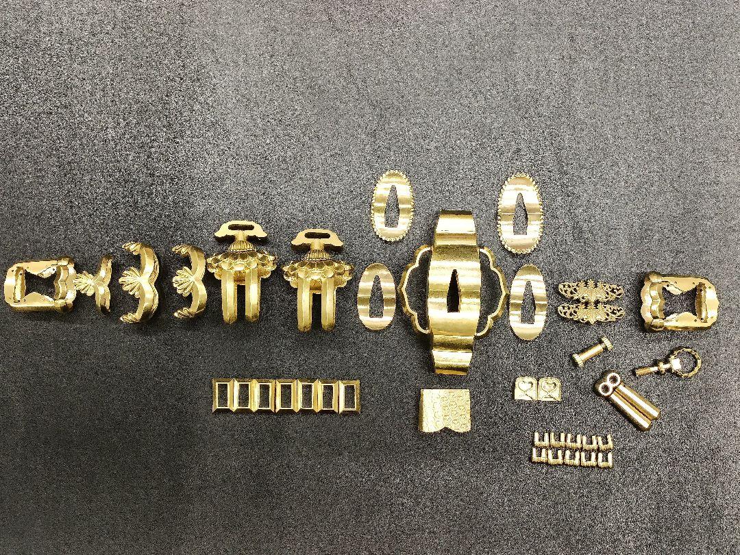 衛府太刀の金具 刀鍔 はばき 五七の桐切羽目貫釘鐺 太刀拵 鞘