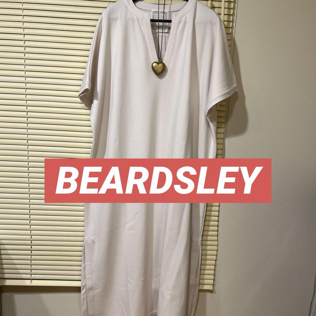 BEARDSLEYホワイト 半袖 Vネック ワンピース BEARDSLEYホワイト 半袖 Vネック ワンピース（ビアズリー